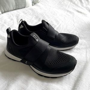 EUC Tiem cycle shoes with clips size 9 black and white